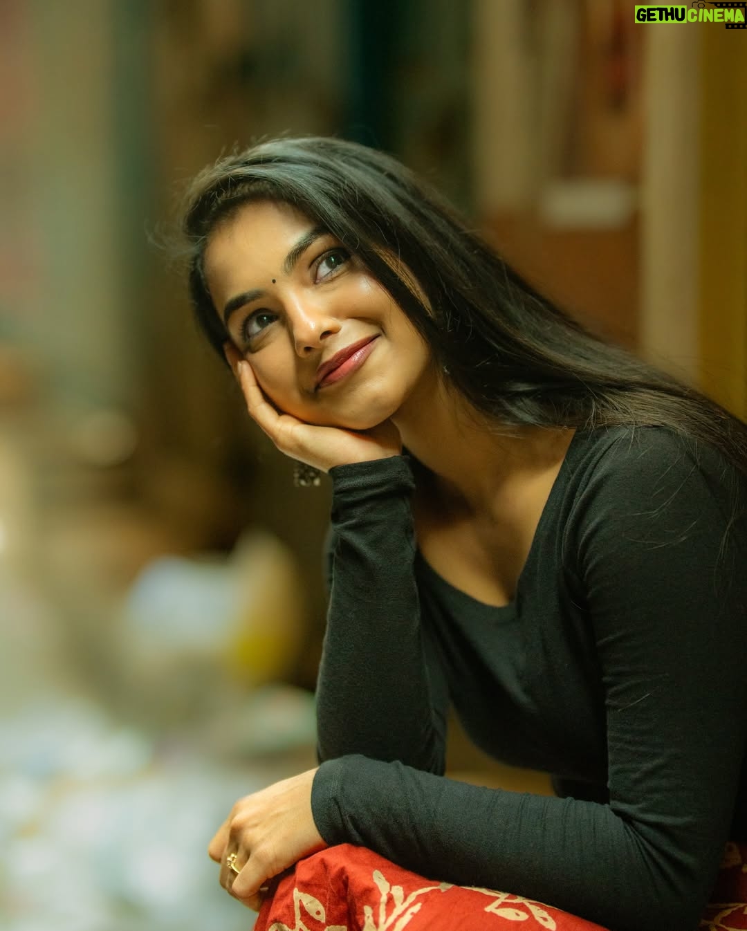 Shravnitha Srikanth - 17.7K Likes - Living the “Maanpuru Mangai” moment…

@its_surean 

#shoot #photoshoot #street #casual #potrait #potraiture