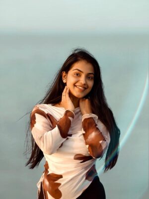 Shravnitha Srikanth Instagram - Just taking things one at a time…..

#casual #beach #happy #smile #positivity #photoshoot