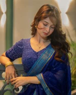 Shreema Bhattacherjee Instagram - অসুখটা ডাক্তার ও বলতে পারেনা…
আর চোখ-  সে আজ উপন্যাস ,
অনেকটা সময় লাগে পড়তে,
কিন্তু সময়ের যে বড়ই অভাব ।

Behind the lens @arghyas._.photography brother 🙌🏻