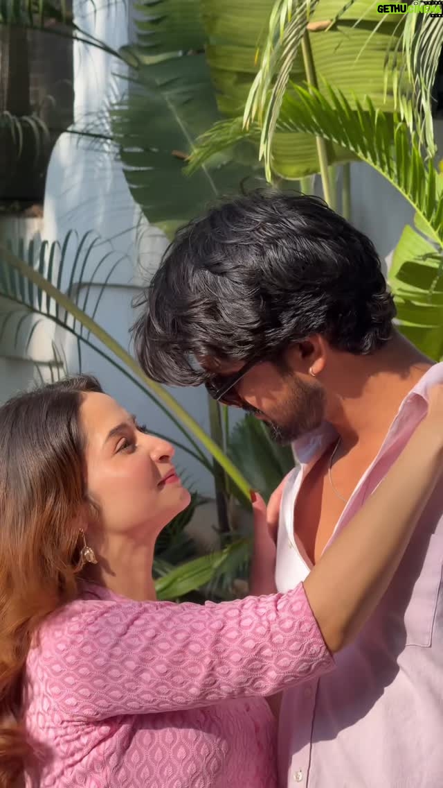 Shreema Bhattacherjee - 73.7K Likes - Matching never looked this good 💕
Ft- @shreemabhattacherjee 
.
.
.
.
.
#bengalisong❤️ #parbona #shreemabhattacherjee #couplereel #bengalimusic