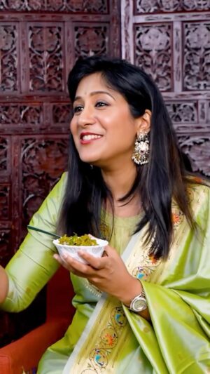 Shweta Mohan Instagram - Gongura Annam   Mudha Pappu Avakaya = Ultimate Telugu Combo 😋

Musical amma kutti duo Sujatha Mohan & Shweta Mohan spill flavours & fun on @chaaaatshow

Full Episode Out Now 
🔗Link in bio & story

Powered by @property__box

Concept & Production #SumaFilmyArts
Director @errollasantosh
Videography @bhanu.photography_ 
Video edit by @swipeupproductions

#ChaaaatShow