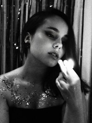 Sienna Belle Instagram - sooo… how does adulting work? 🩷✨🔞🍸

tell them i’m leeeeegaaaaaal!!!!