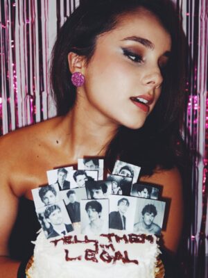 Sienna Belle Instagram - sooo… how does adulting work? 🩷✨🔞🍸

tell them i’m leeeeegaaaaaal!!!!