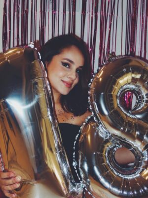 Sienna Belle Instagram - sooo… how does adulting work? 🩷✨🔞🍸

tell them i’m leeeeegaaaaaal!!!!