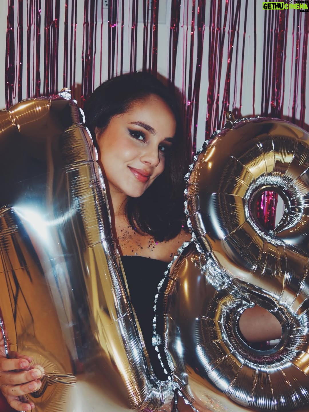 Sienna Belle - 13.7K Likes - sooo… how does adulting work? 🩷✨🔞🍸

tell them i’m leeeeegaaaaaal!!!!