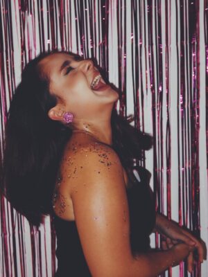 Sienna Belle Instagram - sooo… how does adulting work? 🩷✨🔞🍸

tell them i’m leeeeegaaaaaal!!!!
