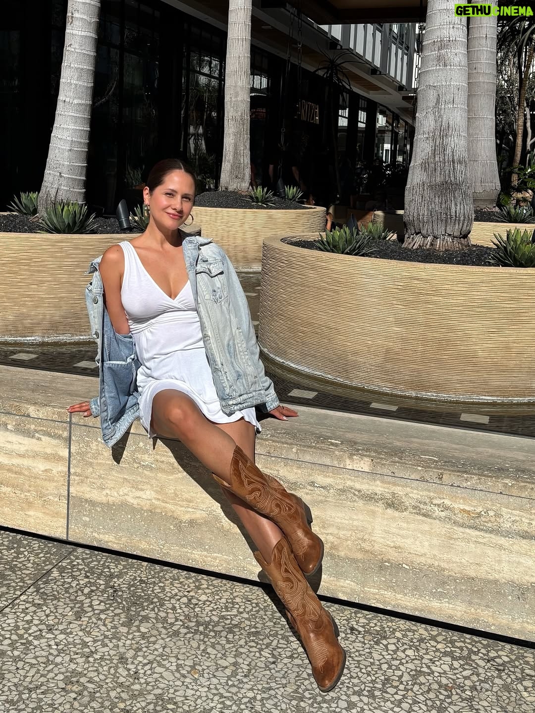 Silvana Arias - 410 Likes - Tell me you’re obsessed with cowboy boots without telling me you’re obsessed with cowboy boots 🤠💫
#mycowboyboots #cowboyboots #westernstyles #countryvibes #bootlove