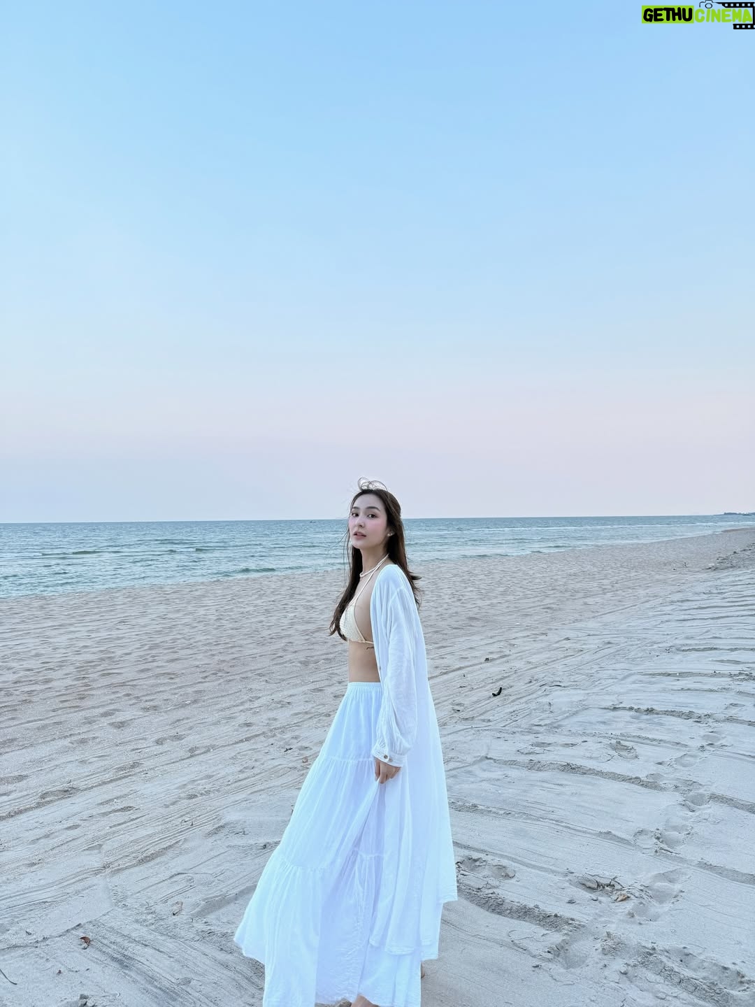 Sirin Preedeeyanon - 44K Likes - Not trying. Just being.🐚