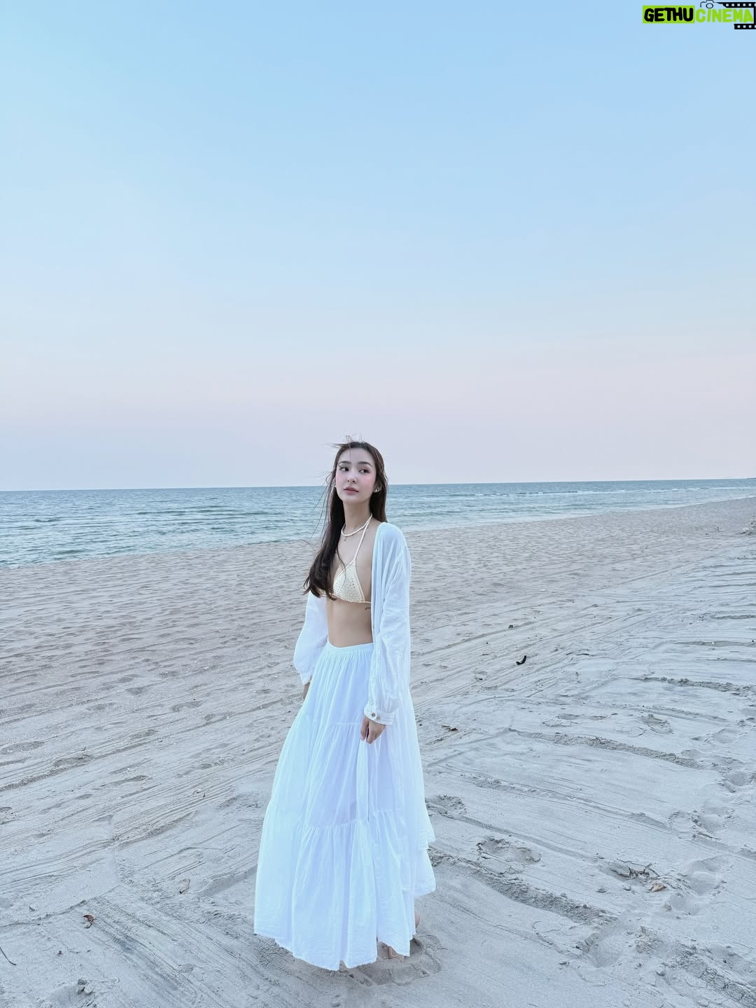 Sirin Preedeeyanon - 44K Likes - Not trying. Just being.🐚