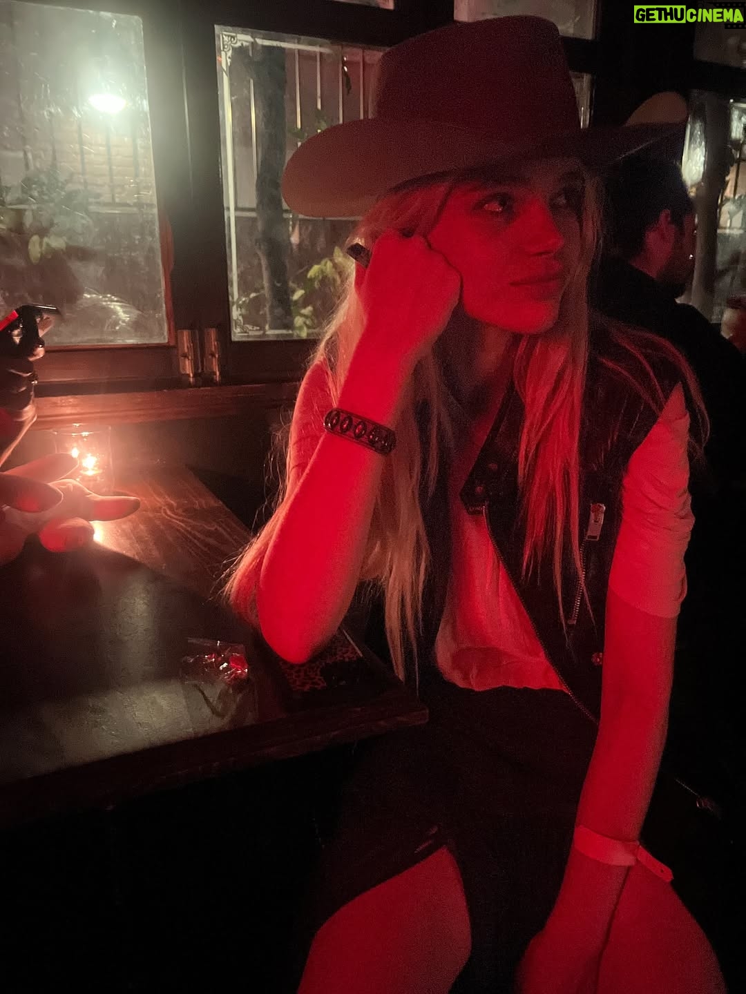 Sky Ferreira - 54.1K Likes - 