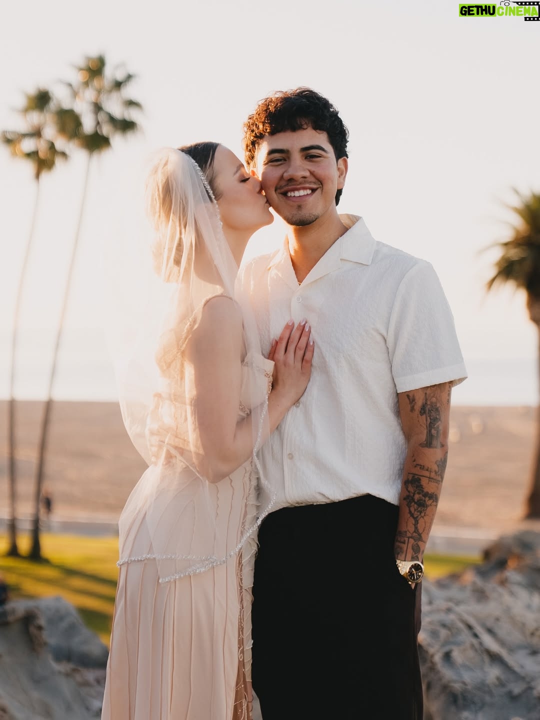 Sofya Plotnikova - 202.4K Likes - Mr. & Mrs. Prado💍🤵🏻‍♂️👰🏼‍♀️
27.01.2026
What God has joined together, let no one separate.🤍