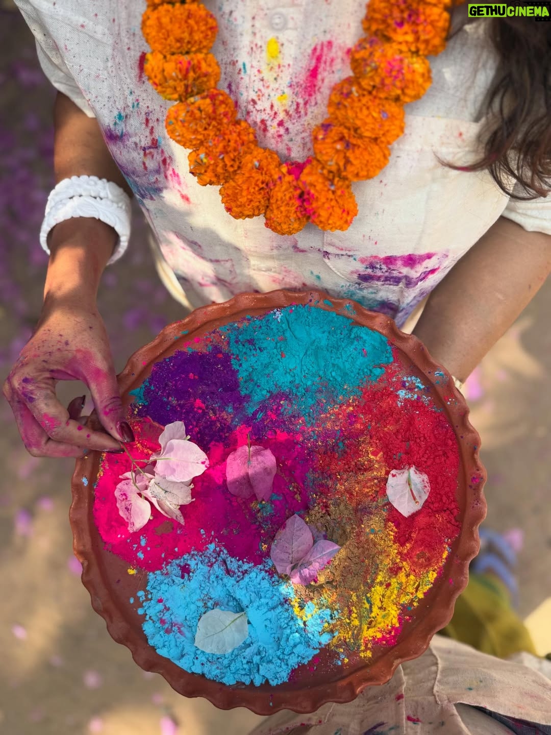 Sohini Sarkar - 54.9K Likes - আমাদের দোল #friendship #spring #shantiniketan  #nature