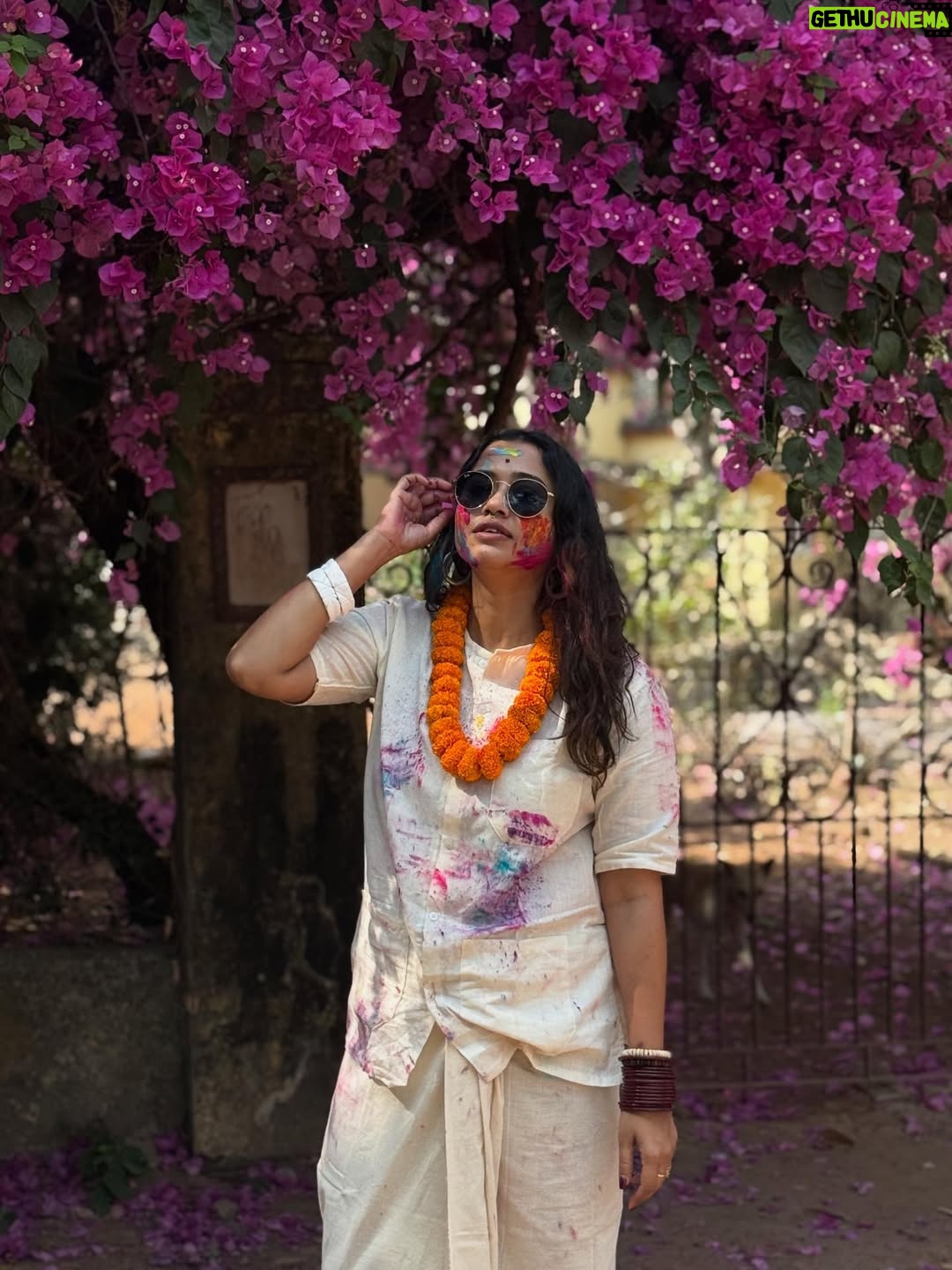 Sohini Sarkar - 54.9K Likes - আমাদের দোল #friendship #spring #shantiniketan  #nature