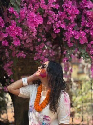 Sohini Sarkar Instagram - আমাদের দোল #friendship #spring #shantiniketan  #nature
