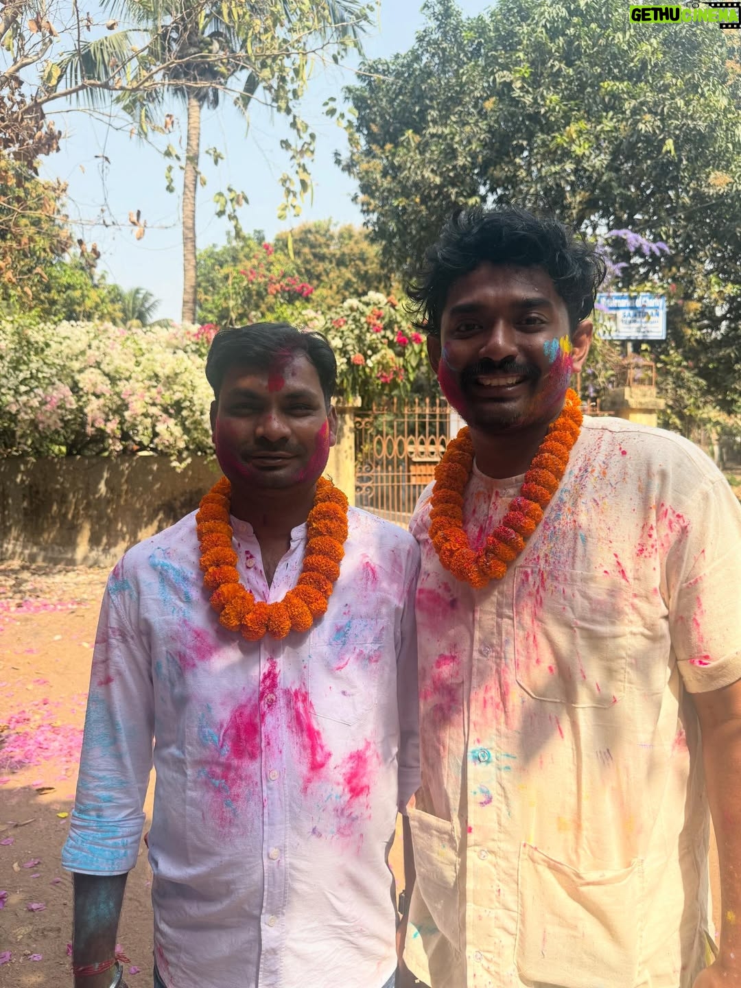 Sohini Sarkar - 54.9K Likes - আমাদের দোল #friendship #spring #shantiniketan  #nature