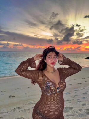 Sonarika Bhadoria Instagram - The belly is my whole personality now! 🫠🤎🐣🤰🧿✨