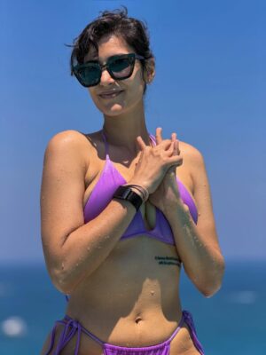Sonia Rathee Instagram - 🏝️🌊☀️👙
My favorite time of the year 😎