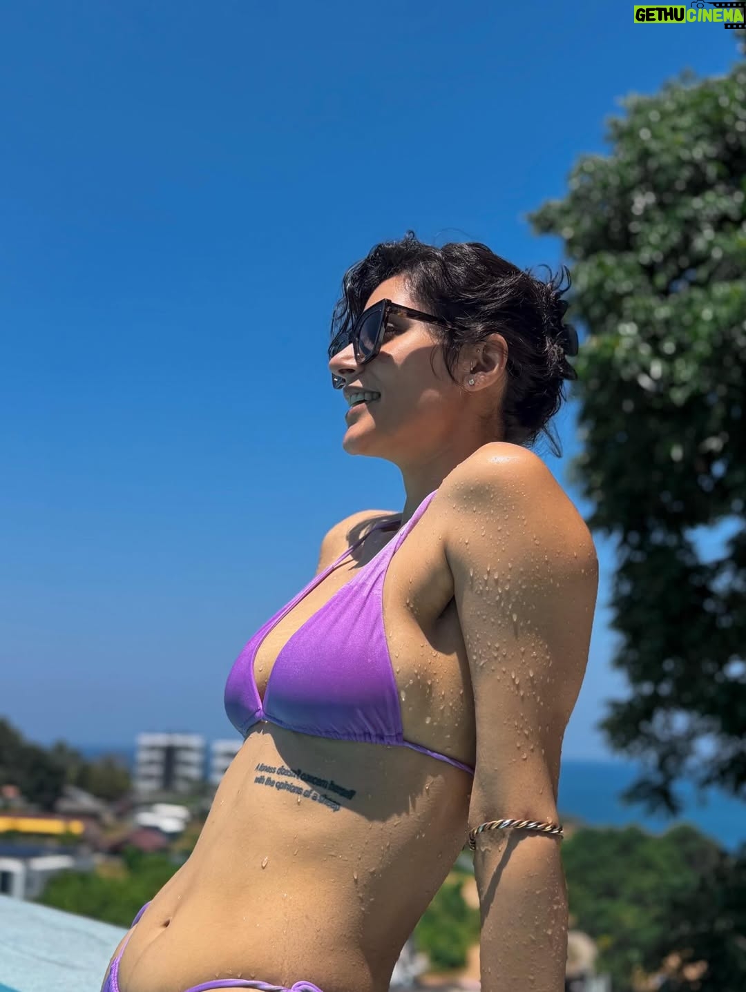Sonia Rathee - 18.6K Likes - 🏝️🌊☀️👙
My favorite time of the year 😎