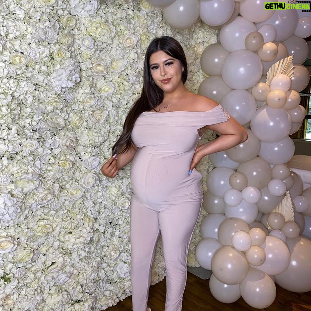 Sophia Grace Brownlee - 356.3K Likes - Baby shower 🤍🧸🌾