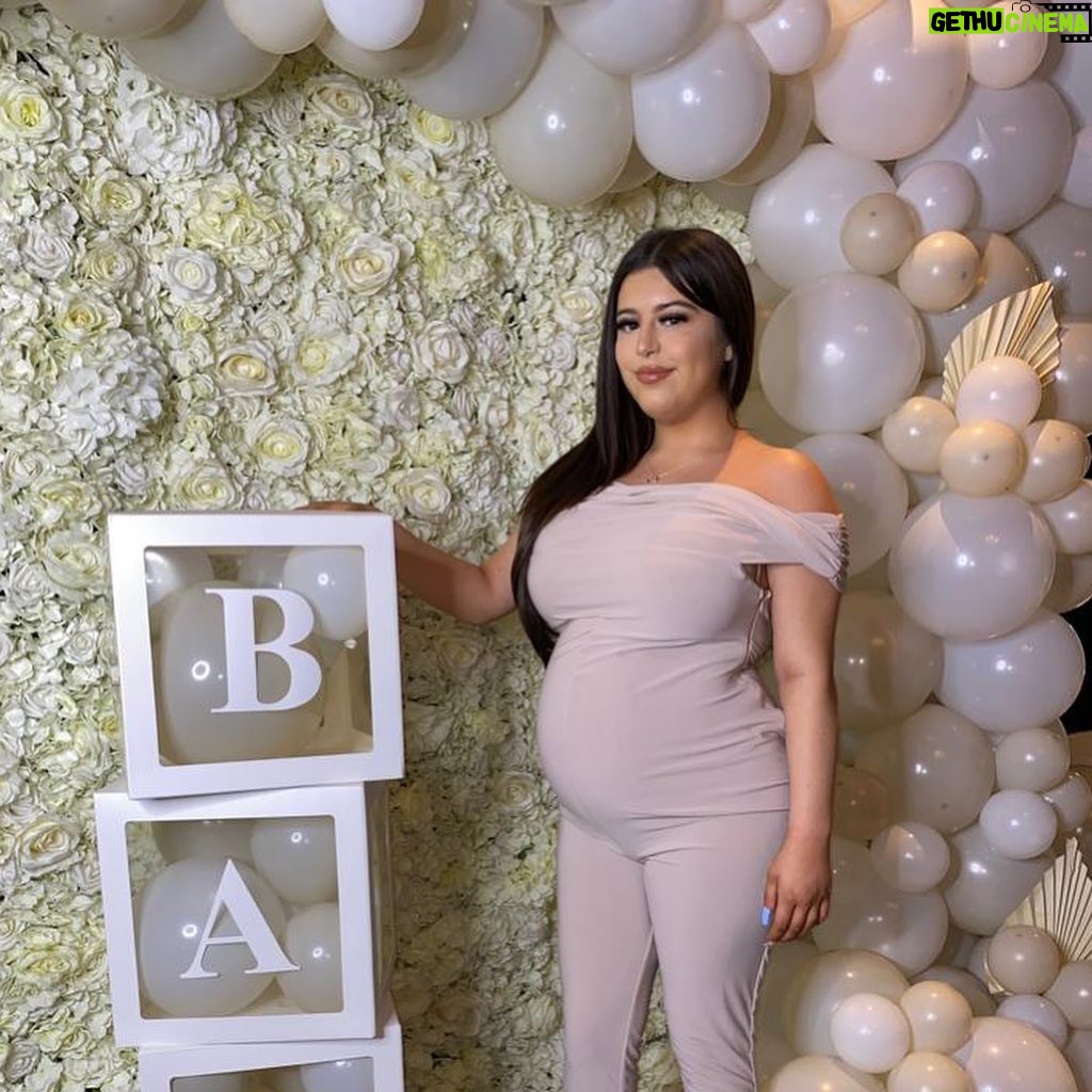 Sophia Grace Brownlee - 356.3K Likes - Baby shower 🤍🧸🌾