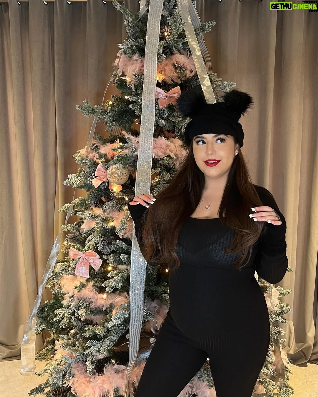 Sophia Grace Brownlee - 82.9K Likes - The SHEIN Black Friday Sale is kicking off! 🖤 There are Epic savings for fashion fanatics! Worth trying, Worth buying. Grab now! 🎄Use my coupon code “sophiagb” for 15% off of your orders for even more money off! 

@sheinofficial @shein_gb 
#sheingoodfinds #sheinforall #sheinblackfriday