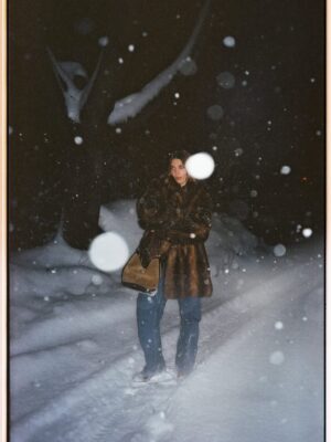 Sophie Nélisse Instagram - Snowflakes & outtakes
