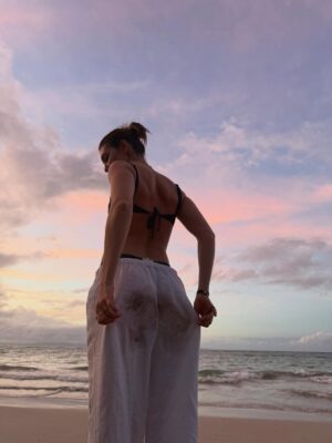 Sophie Nélisse Instagram - I should not be allowed to wear anything white