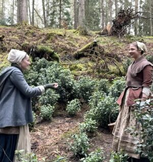 Sophie Skelton Instagram - Episode 2 of @outlander_starz ‘s final season is yours for the viewing. By DIRECTOR BALFE!!!!!!! (Slide 13, killing it - mic drop - with her director’s cap on. Slide 2, trying not to kill someone else.)