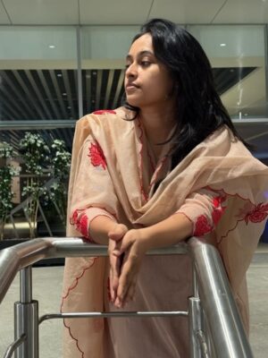 Sri Divya Instagram - 👗 @btt_speaks