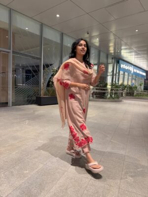 Sri Divya Instagram - 👗 @btt_speaks