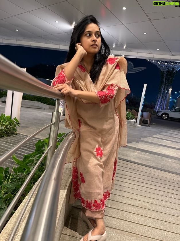 Sri Divya - 389.2K Likes - 👗 @btt_speaks