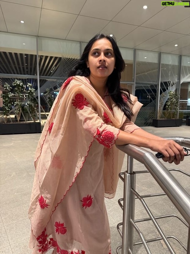 Sri Divya - 389.2K Likes - 👗 @btt_speaks