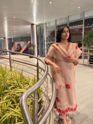 Sri Divya Instagram - 👗 @btt_speaks