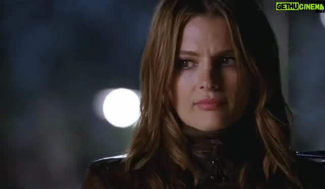 Stana Katic - 41K Likes - Kate was never one for fluffy holidays…Especially when it comes to Fake Santas in custom boots.🤓🕵️‍♀️ Merry Christmas to all who celebrate today!🎅🎄 #Christmas #Scrooge #KateBeckett