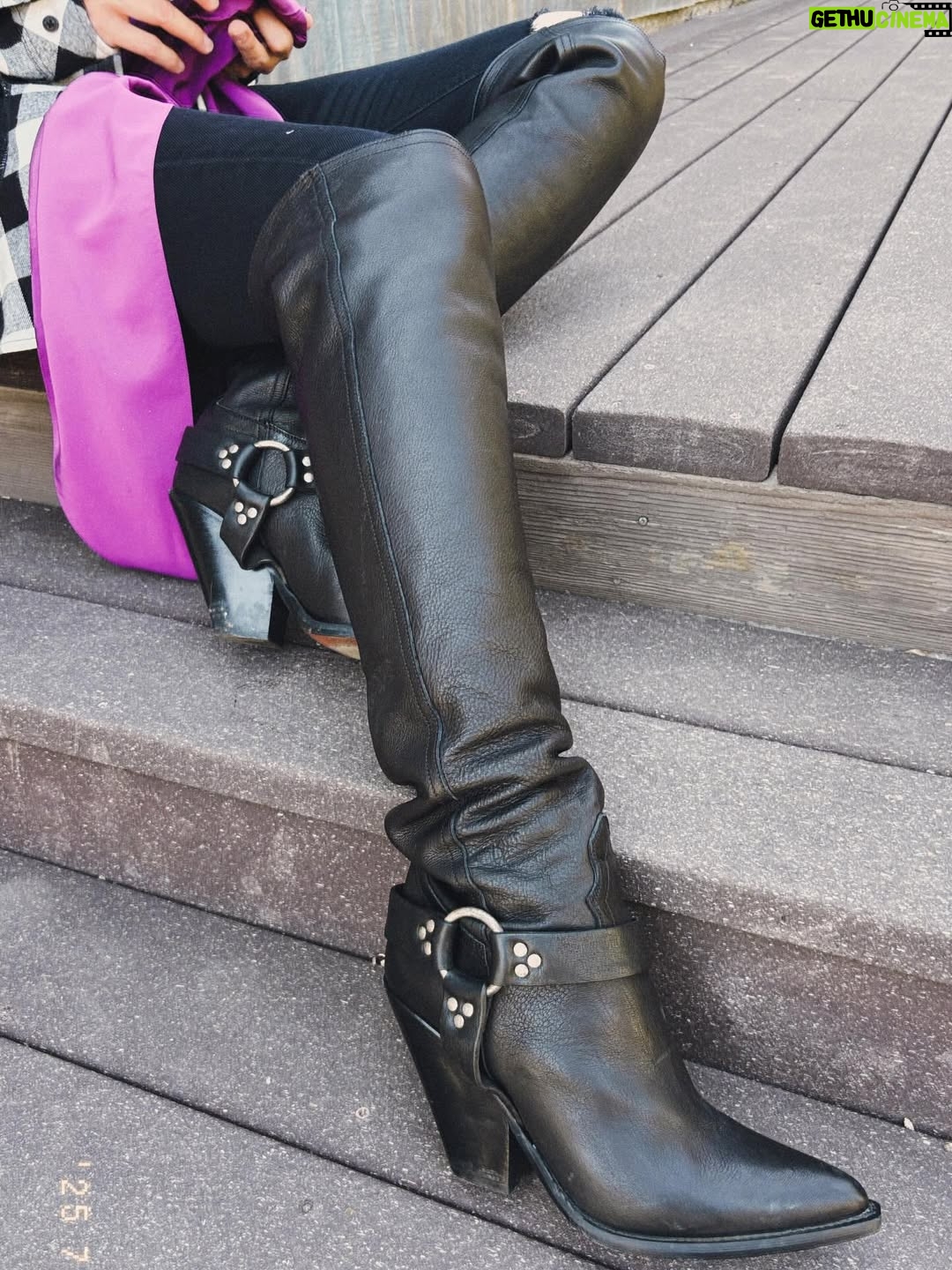 Stana Katic - 19.5K Likes - 3, 2, 1…👢 #boots #fashion #punk