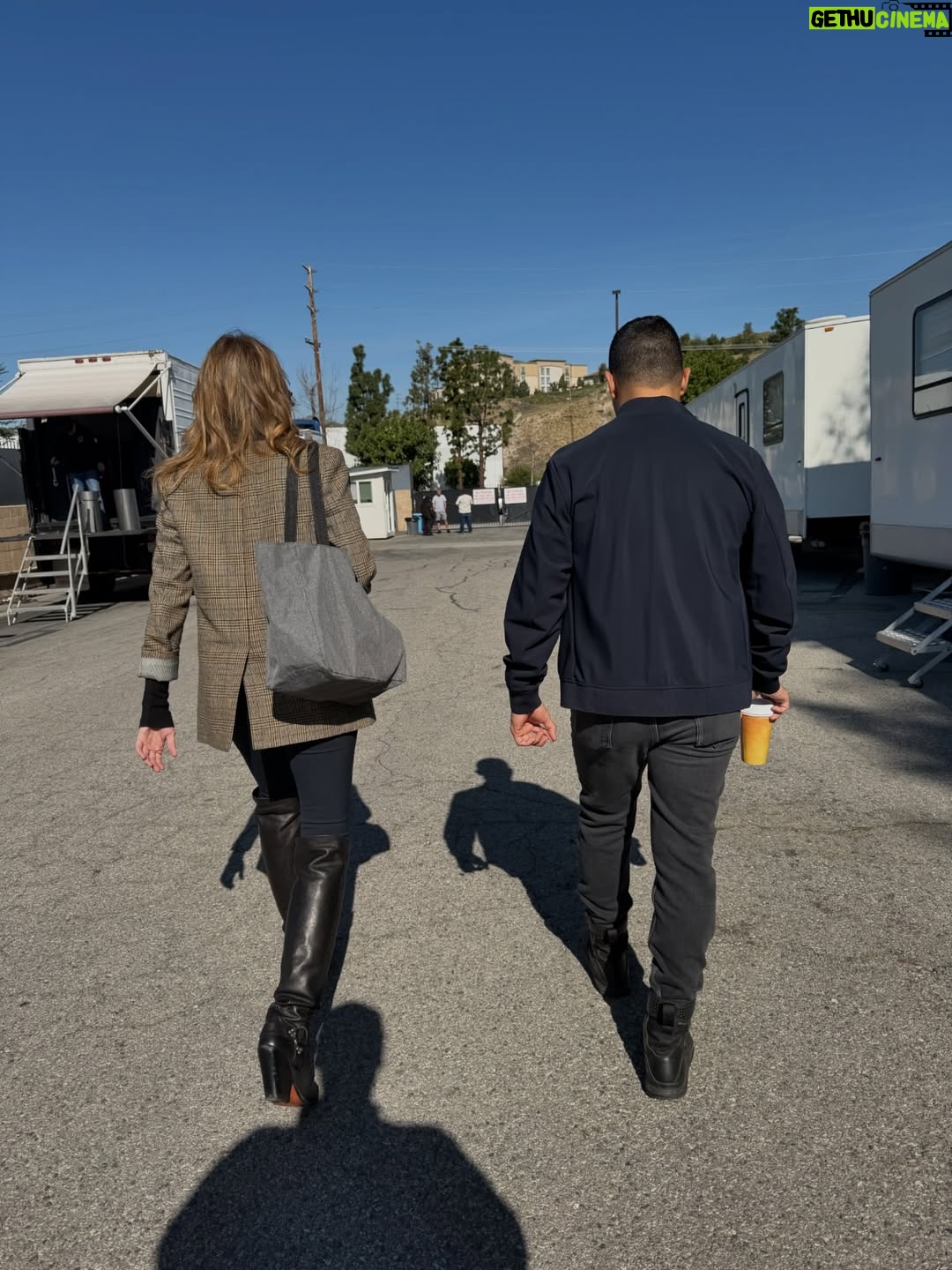 Stana Katic - 35.9K Likes - Folks at #NCIS are a sweet bunch. Thanks for being a great host @wilmervalderrama !! #NickTorresRocks 🎥📺🔎
