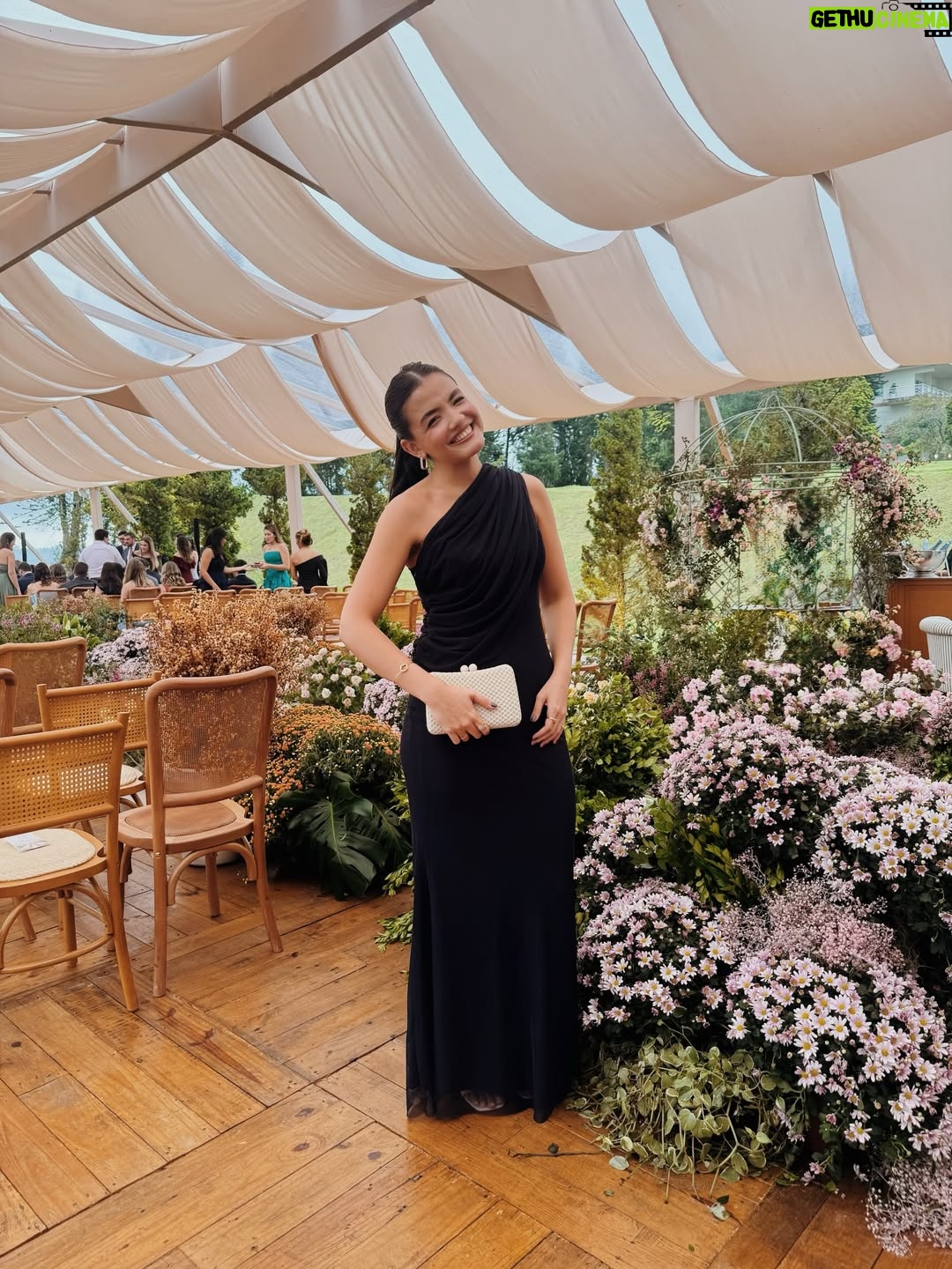 Stefany Vaz - 66.5K Likes - A temporada de casamentos de 2026 está oficialmente iniciada 🌟🪩🕺🏻

Pat e ju, amo vocês e contem comigo <3 

E claro que eu estava de @kojistoreoficial os melhores vestidos