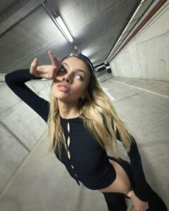 Actress Stella Maxwell HD Photos and Wallpapers January 2026