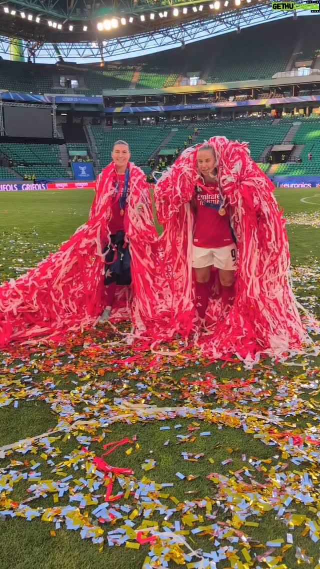 Steph Catley - 41.3K Likes - These two 🥰