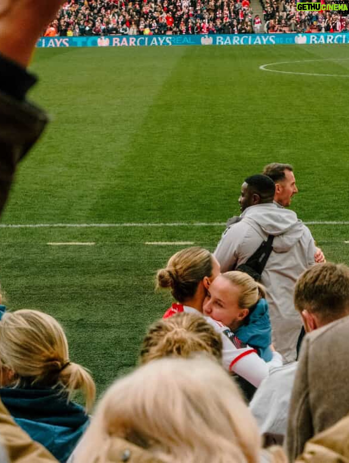 Steph Catley - 24.5K Likes - 💟