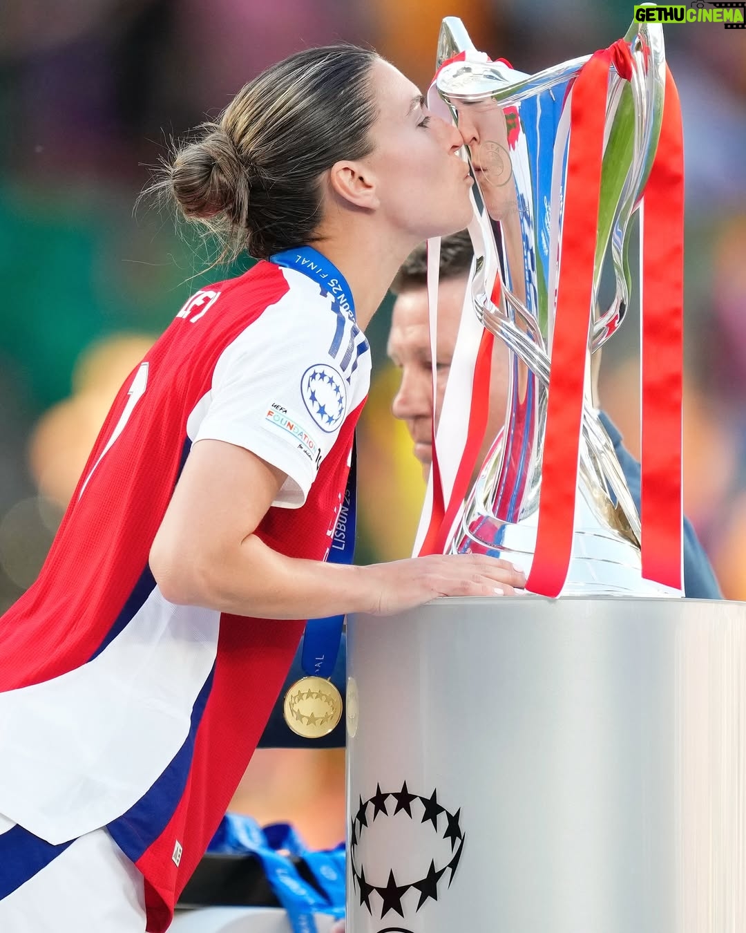 Steph Catley - 36.1K Likes - For The Arsenal 🏆❤️