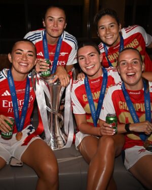 Steph Catley Instagram - For The Arsenal 🏆❤️
