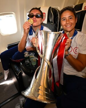 Steph Catley Instagram - For The Arsenal 🏆❤️