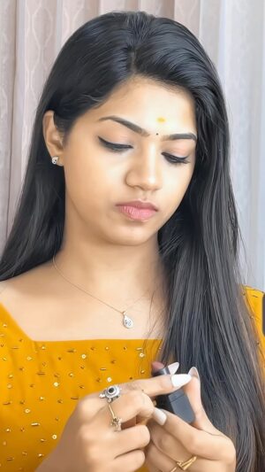 SubhaLakshmi R Instagram - 66 M😍❣️

Entha Bacteria 🦠irunthaalum😁naanga 💄👄pooduvom😌

Tag 💄Lipstick paithiyams👇🏻

#contentreel#instagood#instadaily#reelitfeelit#realatable