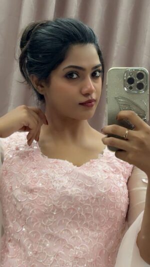 SubhaLakshmi R Instagram - 😉♥️

#fyp#insta#subinairr#viral#reels @subi_nairr