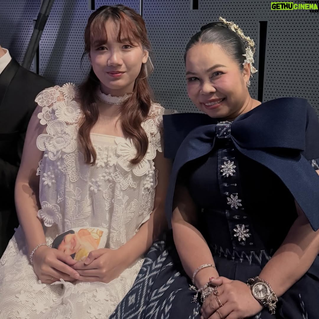 Sudarat Butrprom - 4.8K Likes - งานประกาศรางวัลเกียรติยศคนบันเทิง NINEENTERTAIN AWARDS 2026
หน้าม่านคุณ ภาพหลังม่านคุณธรรม “ไนน์เอ็นเตอร์เทน อวอร์ด 2026” ณ พารากอนฮอลล์ สยามพารากอน 
.
.
#9entertainawards2026
@9entertain