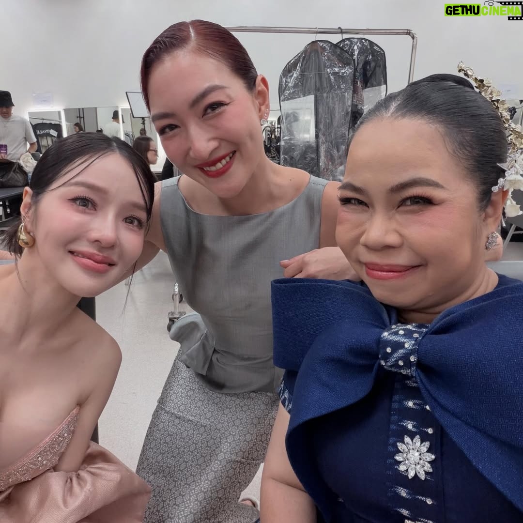 Sudarat Butrprom - 4.8K Likes - งานประกาศรางวัลเกียรติยศคนบันเทิง NINEENTERTAIN AWARDS 2026
หน้าม่านคุณ ภาพหลังม่านคุณธรรม “ไนน์เอ็นเตอร์เทน อวอร์ด 2026” ณ พารากอนฮอลล์ สยามพารากอน 
.
.
#9entertainawards2026
@9entertain