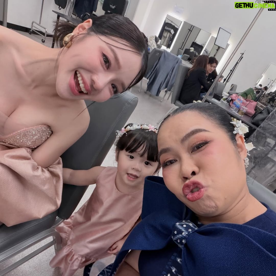 Sudarat Butrprom - 4.8K Likes - งานประกาศรางวัลเกียรติยศคนบันเทิง NINEENTERTAIN AWARDS 2026
หน้าม่านคุณ ภาพหลังม่านคุณธรรม “ไนน์เอ็นเตอร์เทน อวอร์ด 2026” ณ พารากอนฮอลล์ สยามพารากอน 
.
.
#9entertainawards2026
@9entertain