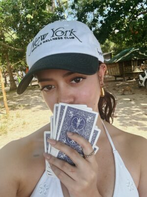 Sue Ramirez Instagram - ☀️🌊🐚🦀🌅🪸🧡✨

Take me back to Dec 2025 pls #LatePost