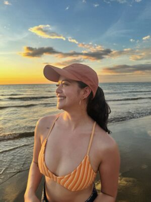 Sue Ramirez Instagram - ☀️🌊🐚🦀🌅🪸🧡✨

Take me back to Dec 2025 pls #LatePost
